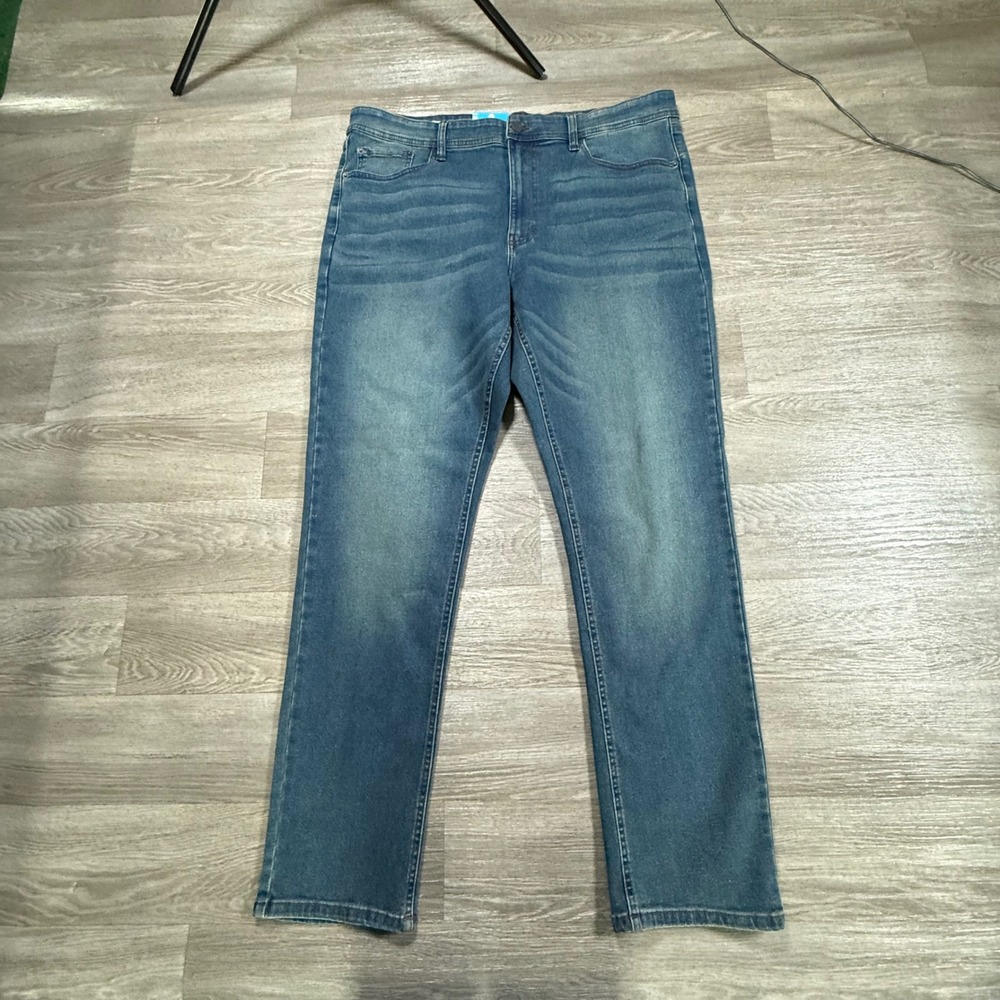 IZOD Jeans Mens 38x32 Slim Fit Ultrasoft Sportflex Denim Blue Medium Wash NWT